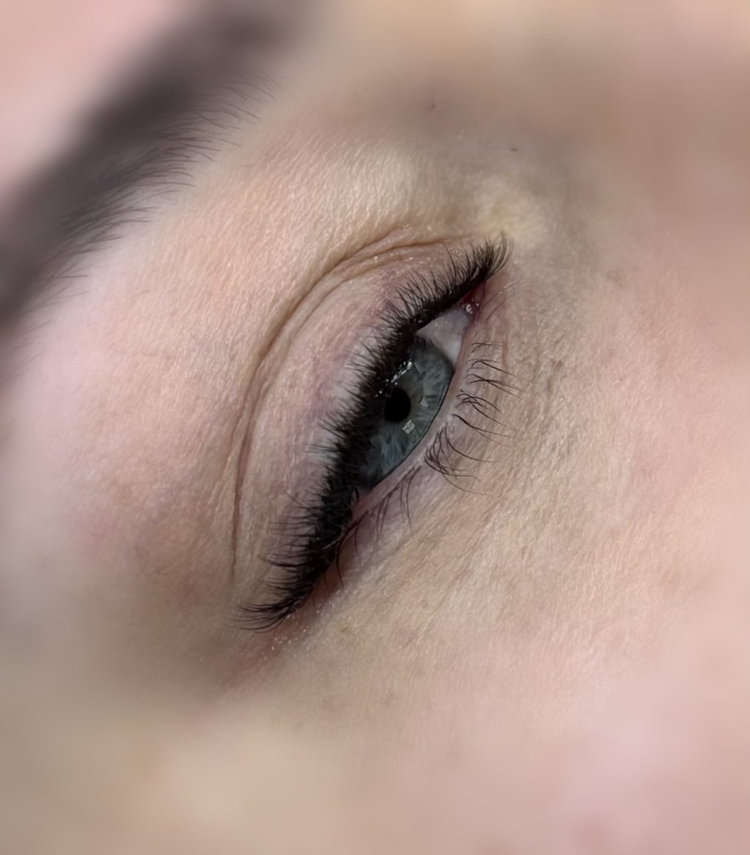 Queen lashes darbai